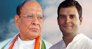 આગામી ઓગસ્ટમાં શંકરસિંહ વાઘેલા કોંગ્રેસ તરફી વલણ જાહેર કરે તેવી સંભાવના પણ કેટલાક લોકોએ વ્યક્ત કરી છે. શંકરસિંહે પોતાના પુત્ર મહેન્દ્રને ભાજપ લોકસભાની ચૂંટણીમાં મેદાનમાં ઉતારે તો તેની સામે પ્રચાર કરવાની જાહેરાત કરી છે તેના પરથી તે કોંગ્રેસ તરફ ઢળી રહ્યા હોવાની અટકળો તેજ બની છે.