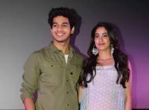 ‘ધડક’ ફિલ્મના સ્ટાર જાહન્વી કપૂર અને ઈશાન ખટ્ટર એકબીજાને જોતાં જ રહી ગયા, તસવીરો થઈ વાયરલ