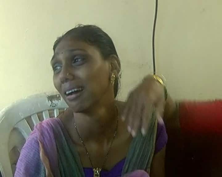 બાળકનું નામ રોહન ભીલ હોવાનું કહેવામાં આવી રહ્યું છે. પોતાનો પુત્ર ગટરમાં પડી જવાની જાણ થતાં માતાએ રોકકળ કરી મુકી હતી.