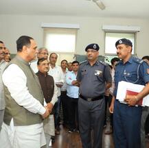 સૌરાષ્ટ્ર અને દક્ષિણ ગુજરાતમાં પૂરની સ્થિતિ પર CM રૂપાણીએ અધિકારીઓ સાથે કરી સમિક્ષા બેઠક