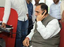 સૌરાષ્ટ્ર અને દક્ષિણ ગુજરાતમાં પૂરની સ્થિતિ પર CM રૂપાણીએ અધિકારીઓ સાથે કરી સમિક્ષા બેઠક