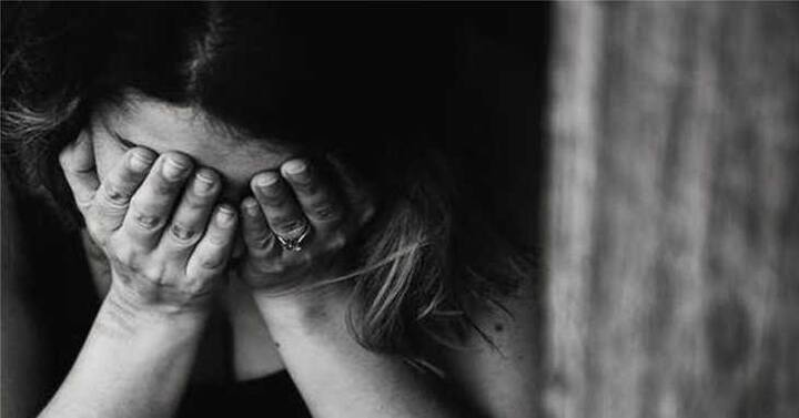 સુરત: ભાજપના નેતા જયંતિ ભાનુશાળીએ પોતાની સાથે પરાણે સેક્સ માણીને તેનો વીડિયો ઉતાર્યો હતો અને બ્લેકમેઈલ કરીને વારંવાર બળાત્કાર ગુજાર્યો હોવાનો આક્ષેપ સુરતની યુવતીએ કર્યો હતો. આ કોલેજીયન યુવતીએ પોતાને ન્યાય અપાવવા માટે પોલીસમાં અરજી પણ કરી હતી.