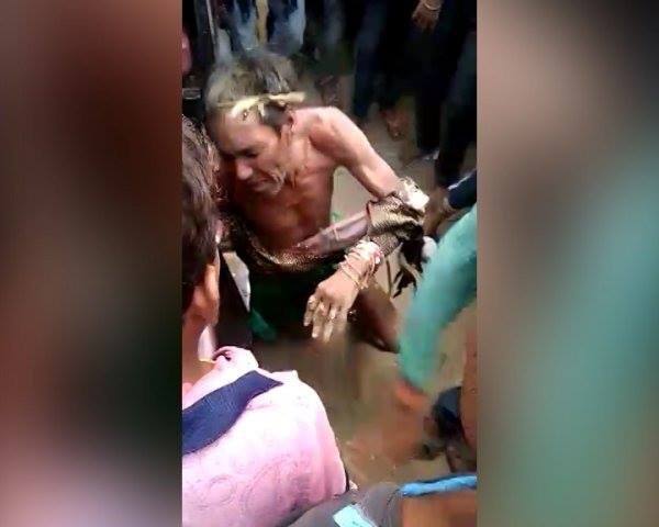 અત્રે ઉલ્લેખનીય છે કે ગૌરક્ષાને નામે થતી ટોળા હિંસા પર રોક લગાવવાના સંદર્ભમાં ગાઈડ લાઈન્સ જારી કરવા માટે દાદ માગતી એક પિટિશન સુપ્રીમ કોર્ટમાં દાખલ કરવામાં આવી હતી. આ અગાઉ પિટિશન પર સુનાવણી દરમિયાન સુપ્રીમ કોર્ટે જણાવ્યું હતું કે રાજ્ય સરકારની જવાબદારી છે કે તે આ પ્રકારની ટોળા હિંસાને રોકે આ માત્ર કાયદો અને વ્યવસ્થાનો પ્રશ્ન નથી, પરંતુ ગૌરક્ષાના નામે થતી ટોળા હિંસા એ એક ક્રાઈમ છે.