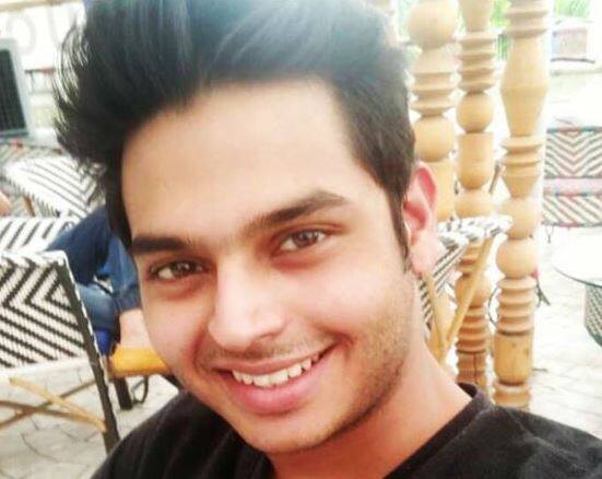 આ વર્ષે બિગ બોસમાં જોડીઓ જોવા મળશે. રિપોર્ટ્સ પ્રમાણે, શોને વધારે મજેદાર બનાવવા માટે ગે અથવા લેસ્બિયન કપલને પણ શોમાં સમાવી શકે છે. આ સિવાય એડલ્ટ સ્ટારની પણ શોધ ચાલી રહી છે. પોર્ન સ્ટાર શાંતિ ડાયનામાઈટ ભાગ લે તેવી શક્યતા છે.