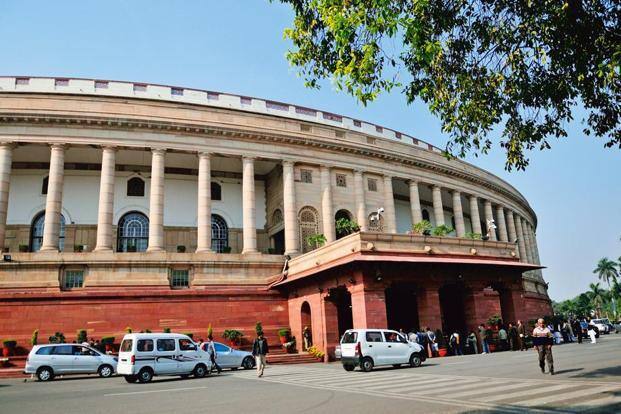 ચોમાસું સત્રમાં સરકારે વિપક્ષી દળો પાસે ત્રણ તલાક બિલ, પછાત વર્ગ આયોગને સંવૈધાનિક દરજ્જો પ્રદાન કરવા સંબંધી બિલ, બળાત્કારના દોષિતોને સખ્ત સજાની જોગવાઈ વાળા બિલ સહિત ઘણા મહત્વના બિલો પસાર કરવા માટે સહયોગ માંગ્યો છે તેવું જાણવા મળ્યું છે.