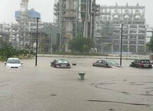 સૌરાષ્ટ્રમાં મેઘતાંડવ: ભારે વરસાદથી અનેક ગામડાંઓમાં પાણીમાં, કાર અને ગરવખરીનો સામાન તણાયો