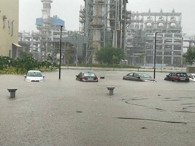 પરિણામે સોમનાથ અને જૂનાગઢ જિલ્લામાં 1200 લોકોનાં સ્થળાંતર કરાયા હતા અને પાણી વચ્ચે ફસાયેલા 264થી વધુ લોકોનાં રેસ્ક્યુ કરાયા હતા. જોકે ખંભાળિયામાં 16.5 ઈંચ વરસાદ ખાબકતો સમગ્ર જગ્યાએ નીચાણવાળા વિસ્તારોમાં પાણી ભરાઈ ગયા હતાં. 