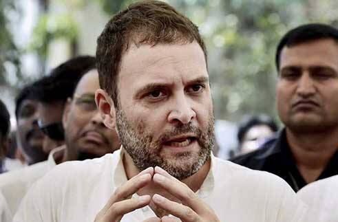 નવી દિલ્હી: કોંગ્રેસ હવે લોકસભાની તૈયારીઓમાં લાગી ગયુ છે. કોંગ્રેસ અધ્યક્ષ રાહુલ ગાંધીએ લોકસભાની ચૂંટણીને ધ્યાનમાં રાખીને કોંગ્રેસ વર્કિંગ કમિટીની રચના કરી છે. નવી ટીમમાં અનુભવી નેતાઓની સાથે યુવા ચહેરાઓને પણ સ્થાન આપવામાં આવ્યું છે. 