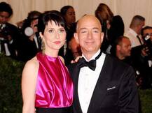 દુનિયાના સૌથી ધનિક વ્યક્તિ જેફની પત્નિ છે લેખિકા, જાણો કઈ રીતે બંને પડેલાં પ્રેમમાં?