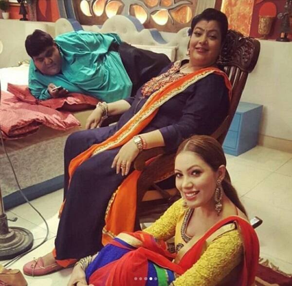 સીરિયલના મેકર્સે જણાવ્યું હતું કે, ડો. હાથી બહુ જ ઓછી રજાઓ લેતા હતાં અને શો પર હાજર લોકોના જણાવ્યા અનુસાર કવિ કુમાર આઝાદ એક સકારાત્મક વ્યક્તિ હતાં. જો મુશ્કેલી પરિસ્થિતિઓમાં પણ પરેશાન થતાં નહતાં. ડો. હાથીનો સાઈડ બિઝનેસ પણ હતો. તેમની મુંબઈમાં કુસુમ રોલ્સ નામથી પણ બે દુકાનો છે.