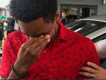 આખી રાત 32 કિમી ચાલીને પહેલી નોકરીમાં ઓફિસ પહોંચ્યો છોકરો, તો બૉસે ગિફ્ટમા આપી દીધી પોતાની કાર, જાણો વિગતે