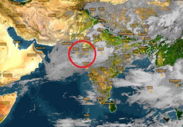 રાજસ્થાન, પંજાબ અને મધ્ય પ્રદેશમાં પણ ભારે વરસાદ પડે તેવા સંજોગો ઉભા થયાં છે. દરિયો તોફાની બનવાની શકયતા છે. સાવચેતીના ભાગરૂપે માછીમારોને દરિયામાં ન જવા સુચના અપાઈ છે. 