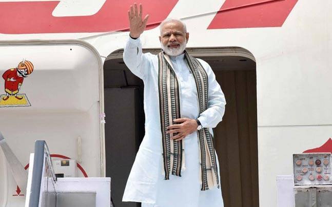 આંકડાઓ અનુસાર, 15 જૂન 2014 અને 10 જૂન 2018 સુધીના સમયગાળા દરમિયાન વડાપ્રધાન મોદીના વિમાનની જાળવણી પર 1088.42 કરોડ રૂપિયા અને ચાર્ટર્ડ પ્લેનના ઉડાણ પર 384.26 કરોડ રૂપિયાનો ખર્ચ થયો છે. હોટલાઇન પર કુલ ખર્ચ 9.12 કરોડ રૂપિયા થયો છે. મોદીએ મે 2014માં વડાપ્રધાનનું પદ સંભાળ્યા બાદ 42 વિદેશી પ્રવાસોમાં કુલ 84 દેશોનો પ્રવાસ કર્યો છે. 