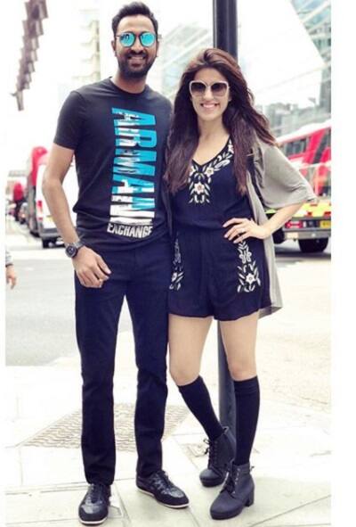 આ સિવાય ક્રિકેટર કિરણ મોરે, અંશુમાન ગાયકવાડ, નયન મોંગિયા, સચિન તેંડુલકર, રિલાયન્સ ગ્રુપના ચેરમેન મુકેશ અંબાણી અને નીતા અંબાણી હાજર રહ્યાં હતા.