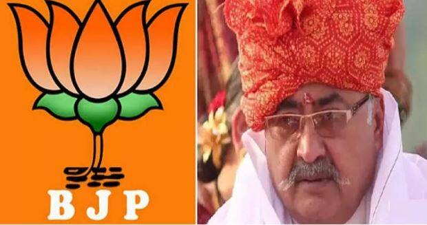 પીડિતાએ આરોપ લગાવ્યો હતો કે બળાત્કારની ફરિયાદ નોંધાવ્યા બાદ તેને અને તેના પરિવારને જાનથી મારી નાખવાની ધમકી આપવામાં આવી છે. જે અંગેનો ખુલાસો યુવતીએ પોલીસ ફરિયાદમાં પણ કર્યો છે. સરથાણા પોલીસમાં નોંધાયેલી પોલીસ ફરિયાદ બાદ આજે યુવતીને તબીબી પરીક્ષણ માટે સ્મીમેર હોસ્પિટલમાં લઈ આવવામાં આવી હતી. 