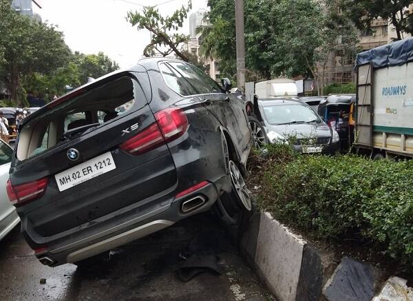 આ અકસ્માત મુબંઈના ઓશિવારા વિસ્તારમાં થયો હતો. સિદ્ધાર્થની કાર પણ બહુ ફાસ્ટ જઈ રહી હતી. સિદ્ધાર્થ નશામાં કાર ડ્રાઈવ કરી રહ્યો તે દરમિયાન અકસ્માત સર્જાયો હતો. 