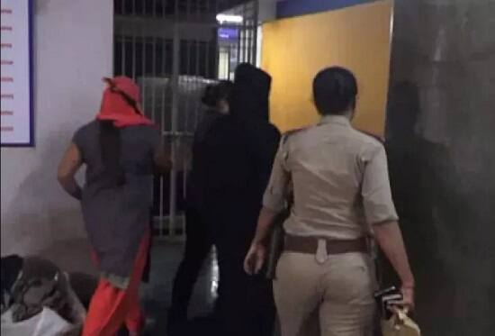 કચ્છના નલિયા દુષ્કર્મ કાંડને પણ આંબી જાય તેવા અબડાસા તાલુકાના પૂર્વ ધારાસભ્ય અને ગુજરાત ભાજપ ઉપાધ્યક્ષ રહી ચુકેલા જયંતિ ભાનુશાળી દ્વારા યુવતીઓ પર આચરાયેલા સેક્સ કૌભાંડની વિગતો ધીમે ધીમે બહાર આવતી જાય છે, વધુ એક સેક્સ કૌભાંડથી સમગ્ર કચ્છમાં ખળભળાટ મચી ગયો છે. 