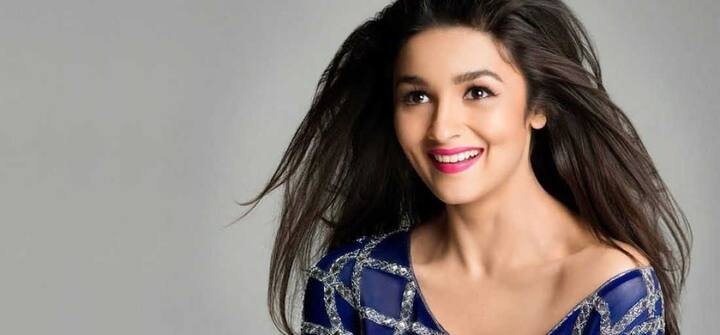 હાલ, રણબીર કપૂર અને આલિયા ભટ્ટ બન્ને વચ્ચે અફેરની ચર્ચાના સમાચારો વહેતા થયા છે. કહેવાઇ રહ્યુ છે કે બન્ને ટુંક સમયમાં જ લગ્નના બંધનમાં બંધાઇ જશે.