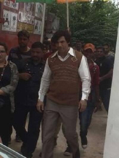 આણંદ: ચરોતરના ધર્મજમાં ‘રો’ ફિલ્મનું શૂટિંગ કરવામાં આવ્યું હતું. ગુજરાતનું એક એવું ગામ જેને કરોડપતિ માનવામાં આવે છે. ધર્મજ ગામમાં ફિલ્મનું ફિલ્માંકન કરવામાં આવ્યું હતું. ધર્મજમાં ફિલ્મના શૂટિંગને લઈને પોલીસનો બંદોબસ્ત પણ ગોઠવી દેવામાં આવ્યો હતો. 