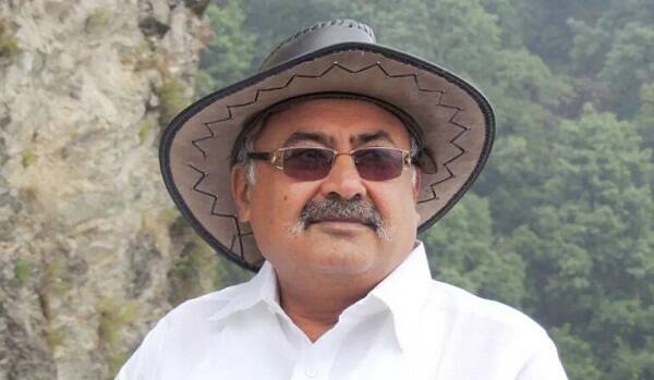 સુરત પોલીસ પીડિતાને લઈને અમદાવાદના ઉમેદ હોટલે પહોંચી હતી. જ્યાં પીડિતાને સાથે રાખીને હોટલની રૂમમાં પંચનામું કર્યું હતું ત્યાર બાદ હોટલમાં પણ તપાસ કરી હતી. જ્યાર સુરત પોલીસને મીડિયાના ડરથી હોટલના પાછલા દરવાજાથે લઈને રવાના થઈ ગઈ હતી. અમદાવાદના અન્ય સ્થળો પર સુરત પોલીસ દ્વારા તપાસ કરવામાં આવી રહી છે.