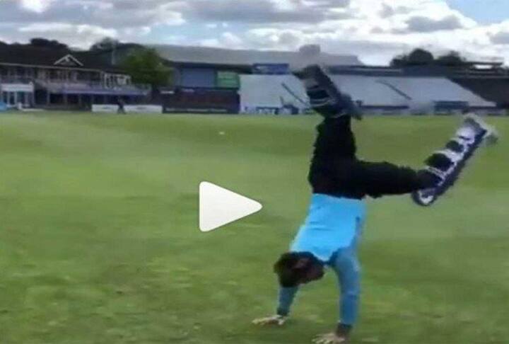  સોમવારે પંતે ઈન્સ્ટાગ્રામ પર એક વીડિયો શેર કર્યો હતો જેમાં તે કસરત કરતો દેખાઈ રહ્યો હતો. વીડિયો જોઈને ચહલે લખ્યું કે, ‘અપોલો સર્કસમાંથી ઑફર આવી છે ભાઈ, તારો આ વીડિયો જોઈને હા કહી દઉ?’ આના જવાબમાં પંતે લખ્યું કે, ‘હા, જરૂર, પણ હું તારી સાથે જ જઈશ.’ આ જવાબ સાંભળીને ચહલ તરફથી કોઈ જ કૉમેન્ટ આવી નહીં.