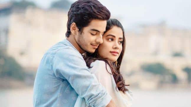 મુંબઈ: શશાંક ખેતાનના નિર્દેશનમાં બનેલી ફિલ્મ ધડક બોક્સ ઓફિસ પર શાનદાર કમાણી કરી રહી છે. ઓપનિંગ વિકએન્ડમાં ફિલ્મે 33.67 કરોડની કમાણી કરી છે. કલેક્શમાં વધારો થવાના કારણે આશા છે કે ફિલ્મ જલ્દીથી 50 કરોડની ક્લબમાં એન્ટ્રી કરશે. જ્હાનવી કપૂરની આ પ્રથમ ફિલ્મ છે. 