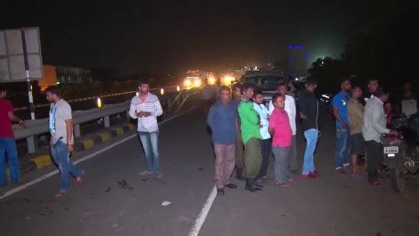 સતિષે થોડા સમય અગાઉ રોણવેલ ગામે પોલ્ટ્રીફાર્મ પણ શરૂ કર્યું હતું. જોકે, દોઢ-બે વર્ષ ચાલ્યા બાદ બંધ કરી દેવાયું હતું. આ પછી સાસરે નાનાવાઘછીપા પત્ની સાથે રહેવા ચાલી ગયો હતો. પરંતુ તેમનો દીકરો દાદા-દાદી સાથે રહેતો હતો.