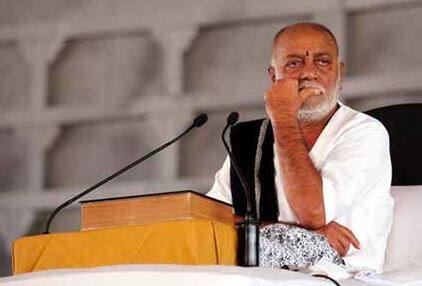 મોરારીબાપુ શું બોલ્યા તે અક્ષરઃશ અહીં રજૂ કરવામાં આવ્યું છે. “મારુ વર્ણ બ્રાહ્મણ છે કારણ કે હું નરસિંહ મહેતાનો વંશજ છું, મારી મૂળ પેઢી જીવણદાસ મહેતા કણજડી ના નગર, એ વૃદ્ધસ્ત થયા અને એ પરંપરામાં છઠ્ઠી પેઢીએ હું છું એટલે નરસિંહ મેહતાની સરનેમ ધરાવતો મૂળ બ્રાહ્મણ, નાગર છું પણ હું બાવો થયો એ મને પ્રમોશન મળ્યું... હું બ્રાહ્મણ છું પણ બાવલીયો થયો, બાવા એ બધા મને બાવા ક્યે, બાવો એ મારુ પ્રમોશન છે સાહેબ અને એ પ્રમોશન નો મને આનંદ છે .... હા હવે તાળીઓ પાડો... કારણ।... કારણ। ...કારણ બ્રાહ્મણમાંથી બાવો એ મારુ પ્રમોશન છે....”