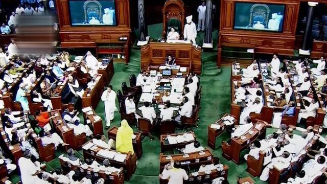 congress notice on privilege motion against pm modi and defence minister sitaraman over rafale deal કૉંગ્રેસે PM મોદી અને રક્ષામંત્રી વિરુદ્ધ આપી વિશેષાધિકાર હનનની નોટિસ