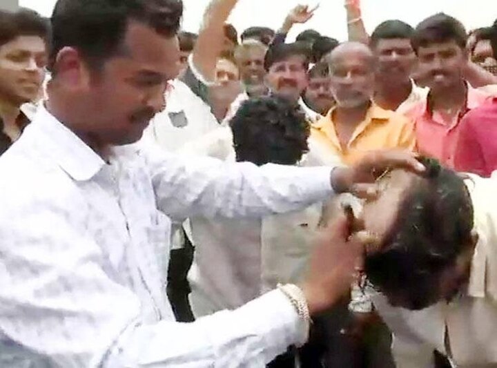 પ્રદર્શનકારીઓએ માંગ પુરી ના થવા સુધી મૃતક કાકાસાહેબ શિંદેના મૃતદેહનો અંતિમ સંસ્કાર કરવાનો ઇનકાર કરી દીધો હતો. આ બધાની વચ્ચે મરાઠા સમુદાયની નારાગજીને જોતા ઔરંગાબાદના ડીએમ ઉદય ચૌધરીએ મરાઠા ક્રાંતિ મોરચાની મોટાભાગની માંગો માની લેવામાં આવી હતી. 