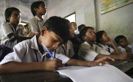 સર્વેમાં વધુ પડતાં લોકોએ છાત્રોની સમસ્યાને મુખ્ય મુદ્દો ગણાવ્યો છે. તેમનું કહેવું છે કે, છાત્રોને આગળ વધવા માટે તમામ તક મળવી જોઈએ. આ સાથે દેશમાં એવો માહોલ બનાવવામાં આવે કે, વિદ્યાર્થીઓ રાષ્ટ્ર નિર્માણમાં પોતાનું યોગદાન કરી શકે. ત્યારબાદ મહિલાઓની સુરક્ષા, કિસાનોની સમસ્યા અને આર્થિક અસમાનતા જેવા મુદ્દાને લોકોએ મહત્વ આપ્યું છે.