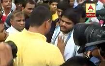 વિસનગરઃ કોર્ટ પરિસરમાં હાર્દિક પટેલ સાથે કોણે કરી ઝપાઝપી? અલ્પેશનું નામ કેમ ઉછળ્યું?