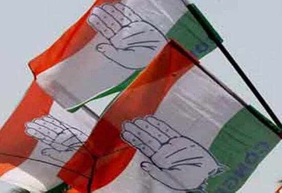 નર્મદા જિલ્લા કોંગ્રેસ પ્રમુખ પ્રફુલ્લ પટેલે જણાવ્યું હતું કે, નર્મદા જિલ્લા કોંગ્રેસમાં કોઈ જ જૂથવાદ નથી. તમામ કાર્યકરોને સાથે રાખીને જ ચાલીએ છે. સામાન્ય મનભેદ હોય તો એને જૂથવાદનું સ્વરૂપ ન આપી શકાય. જિલ્લાના કોઈ પણ કાર્યકરનો સંગઠનને લાગતો પ્રશ્ન હોય તો એને જિલ્લા પ્રમુખ તરીકે મેં હંમેશા નિરાકરણ લાવવાનો પ્રયત્ન કર્યો છે.