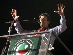 Pakistan Election Results: ઇમરાન ખાનની પાર્ટી 73 બેઠકો જ્યારે  નવાઝની પાર્ટી 49 બેઠકો પર આગળ