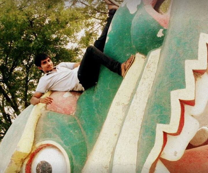 મૌલિનના પિતા હિરેનભાઇ રાઠોડે કહ્યું હતું કે પાલડીની પુલકિત સ્કૂલમાં અભ્યાસ કર્યા પછી સહજાનંદમાં બીકોમ કર્યું હતું. નવેમ્બરમાં ઇન્ડિયા આવી પરત ઓસ્ટ્રેલિયા જવાનો હતો. પિતા કહ્યું હતું કે છોકરીને ઓળખતા નથી. પહેલા કોઇ વાત થઇ નથી. 