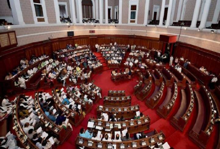  મહત્વનું છે કે રાજ્યનું નામ અંગ્રેજીમાં ડબલ્યુથી શરૂ થવાને કારણે રાજ્યના પ્રતિનિધીઓને રાષ્ટ્રીય સ્તરની બેઠકમાં વાત મૂકવા માટે અંતમાં સમય મળતો હતો. આને પણ નામ બદલવા પાછળનું એક કારણ ગણવામાં આવી રહ્યું છે. મમતા બેનર્જીનું કહેવું છે કે એને કારણે રાષ્ટ્રીય સ્તરની બેઠકોમાં પ્રદેશના મુદ્દાઓ સાંભળવામાં નહોતા આવતા અથવા તેની અવગણના કરવામાં આવતી હતી.