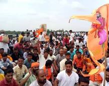 મરાઠા આંદોલન: પુણેમાં રેલવે ટ્રેક અને હાઈવે જામ, મુખ્યમંત્રીએ બોલાવી બેઠક