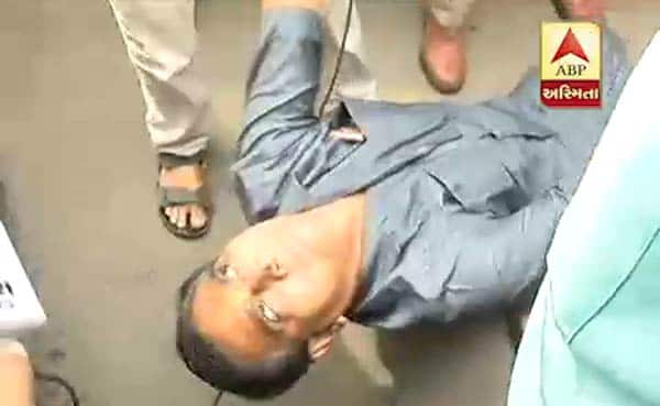 કોંગ્રેસના પ્રસ્તાવ સામે બાગી કોંગી સભ્યો દ્વારા પણ પ્રસ્તાવ મુકવામાં આવ્યા હતા. દરેક છ સમિતિમાં કોંગ્રેસને 13 મત અને બાગી કોંગીના પ્રસ્તાવને 22 મત મળ્યા હતા. જિલ્લા પંચાયતની છ સમિતિઓમાં બાગી કોંગી સભ્યોનો વિજય થયો છે. સમિતિઓ માટે બે પ્રસ્તાવ હોવાથી મતદાન કરાયું હતું.