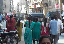 અમદાવાદ: માતાની નજર સામે જ સગીરાને તેનો પ્રેમી બાઈક પર બેસાડીને ભગાડી ગયો પછી શું થયું, જાણો વિગત