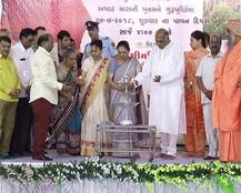 આનંદીબેન પટેલે પાકિસ્તાનના ક્યા નેતાને નરેન્દ્ર મોદીના અનુયાયી ગણાવ્યા