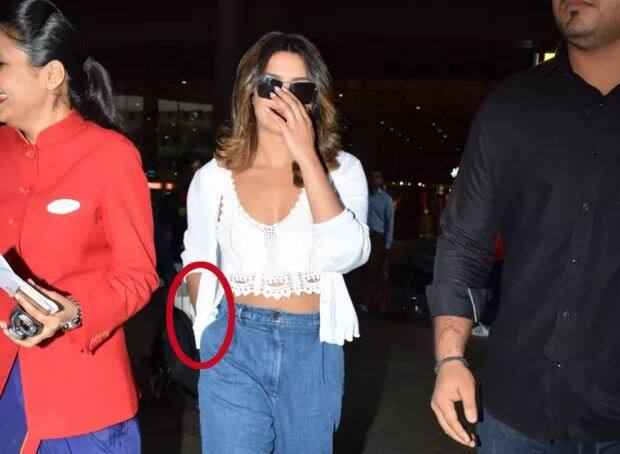 જ્યારે પ્રિયંકાને ખબર પડી કે કેમેરાની નજર તેની રિંગ પર છે ત્યારે અભિનેત્રી તેને છુપાવતી જોવા મળી. પ્રિયંકાએ આ રીતે સ્ટાઈલમાં પોતાની રિંગ છુપાવી હતી. 