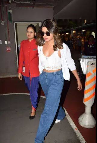 જ્યારે પ્રિયંકા ચોપરાની સગાઈની ખબર સામે આવી ત્યારે આ તસવીરો સોશયલ મીડિયા પર વાયરલ થઈ રહી છે. 