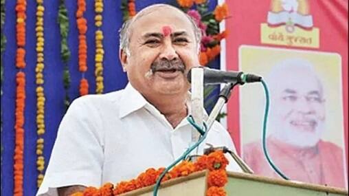 જયંતિ ભાનુશાલી બળાત્કાર કેસમાં પીડિત યુવતીનું સેક્શન 164 પ્રમાણે મેજિસ્ટ્રેટ સમક્ષ નિવેદન નોંધવામાં આવશે. આ અંગે સુરત પોલીસે કરેલી અરજી ચીફ કોર્ટે મંજૂરી કરી છે. હવે પીડિતાનું કોર્ટમાં બંધ બારણે મેજિસ્ટ્રેટ સમક્ષ નિવેદન લેવામાં આવશે.