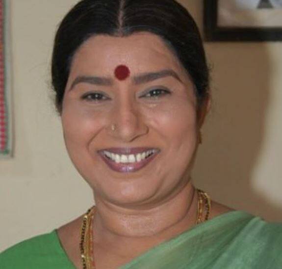 વેંકટકૃષ્ણાએ આ જોતાં જ તેના ઘરની સામેના બ્લોકમાં રહેતી કીર્તિના મા અન્નપૂર્ણાને કરી હતી. જે બાદ અન્નપૂર્ણાએ પોલીસને જાણ કરી હતી. બંજારા હિલ્સ પોલીસ સ્ટેશને આ ઘટનામાં તપાસ શરૂ કરી દીધી છે.