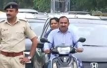 અમદાવાદ: ભાજપના આ ધારાસભ્ય હેલ્મેટ પહેર્યા વગર એક્ટિવા લઈને નીકળ્યા પછી શું થયું, જાણો વિગત