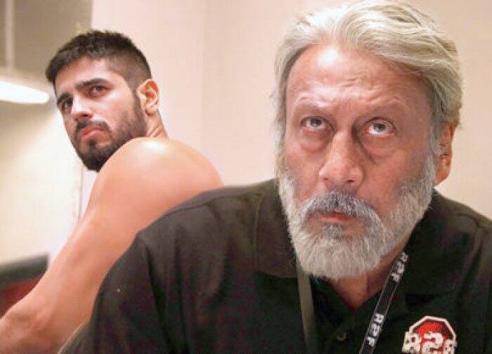  જેકી શ્રોફ સલમાન ખાનથી માત્ર 9 વર્ષ મોટા છે. એવામાં પડદા પર સલમાનના પિતાની ભૂમિમાં લોકો તેને કેટલા પસંદ કરે છે તે જોવાનું રહેશે. સૂત્રો દ્વારા મળેલી જાણકારી અનુસાર આ ફિલ્મમાં પિતા અને પુત્રની વચ્ચે એક સુંદર કહાની બતાવવામાં આવી છે. તેને કારણે જ જેકી શ્રોફને જ્યારે આ ફિલ્મની કહાની વિશે જણાવવામાં આવ્યું તો તેમણે કહાની પસંદ કરતા આ ફિલ્મમાં કામ કરવાની હા પાડી દીધી. હાલમાં મુંબઈમાં ફિલ્મનું શુટિંગ ચાલી રહ્યું છે. અહેવાલ અનુસાર જેકી શ્રોફ સપ્ટેમ્બરથી ફિલ્મનું શૂટિંગ શરૂ કરશે.