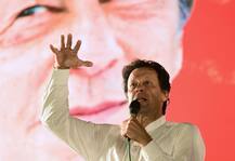 PM મોદીએ ઈમરાન ખાનને ફોન કરી આપ્યા જીતના અભિનંદન, લોકતંત્રની મજબૂતી માટે વ્યક્ત કરી આશા