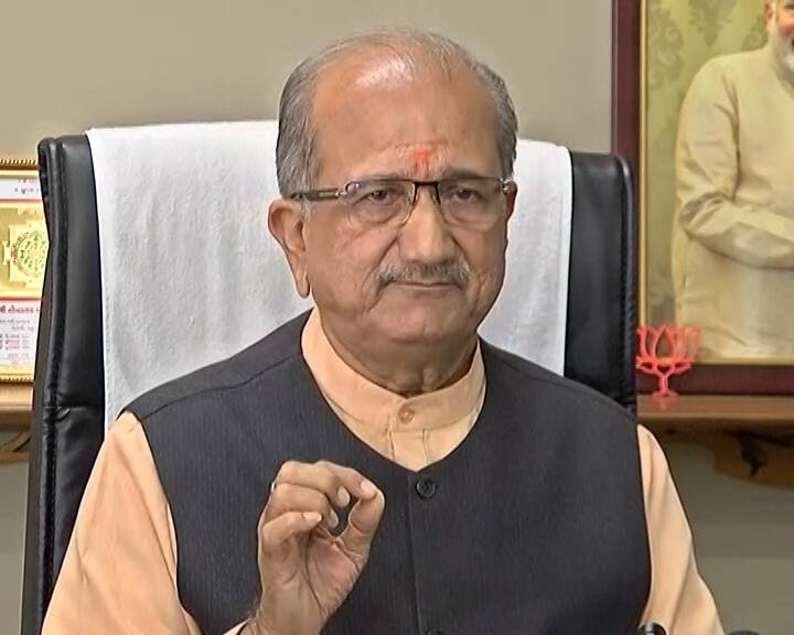 10 થી 17 ઓક્ટોબર નવરાત્રી વેકેશન ત્યારે 5થી 18 નવેમ્બર સુધી એટલે કે, 14 દિવસનું દિવાળી વેકેશન રહેશે. દિવાળીના વેકેશનમાં 7 દિવસનો કાપ મુકવામાં આવ્યો છે. 5 નવેમ્બર થી 18 નવેમ્બર સુધી દિવાળી વેકેશન રહેશે