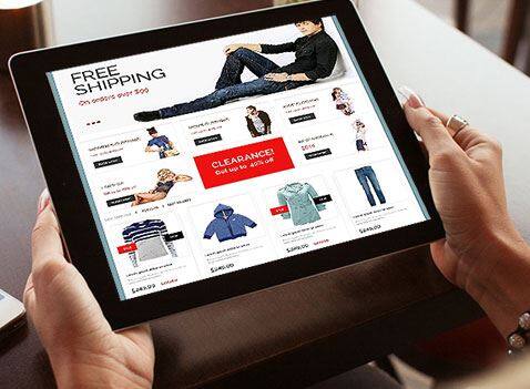 હાલ ભારતમાં ઈ-કોમર્સનું માર્કેટ 25 અબજ ડોલરનું છે, જે આગામી દાયકામાં 200 અબજ ડોલર સુધી પહોંચવાની સંભાવના છે. આ સેક્ટરમાં વધી રહેલી ગતિવિધિના કારણે દિગ્ગજ ગ્લોબલ ફાઇનાન્શિયલ અને રિટેલ પ્લેયર્સ વોલમાર્ટ, સોફ્ટબેંક, અલીબાબા, ટાઇગર ગ્લોબલ જેવી કંપનીઓ દ્વારા ભારતમાં રોકાણ વધારવાનો ફેંસલો લેવામાં આવ્યો છે. ડ્રાફ્ટ પોલિસીમાં અનેક ખામીઓ પર નિયંત્રણ લગાવવાનો પણ પ્રસ્તાવ છે. ડ્રાફ્ટમાં ન માત્ર એમેઝોન અને ફ્લિપકાર્ટ જેવા માર્કેટપ્લેસ નહીં પરંતુ ગ્રુપની કંપનીઓ પણ નિયંત્રણ લગાવવાની વાત કરવામાં આવી છે. 