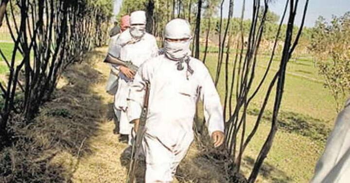 અમેરિકાએ મંગળવારે ત્રણ આવા આતંકિયો (હેમિદુલ હસન, અબ્દુલ જબ્બાર અને અબ્દુલ રહેમાન અલ-દખિલ)ની સંપતિઓ જપ્તિ કરી છે જે લશ્કર સાથે સંકાળાયેલા છે. હમીદ અને અબ્દુલ જબ્બારની પાસે લશ્કરના પૈસા અને તેમના સદસ્યોને વેતન આપવાની જવાબદારી હતી. 2008માં મુંબઇ થયેલા આતંકી હુમલામાં લશ્કર-એ-તોઇબાનો હાથ હોવાનું માનવામાં આવી રહ્યું છે.